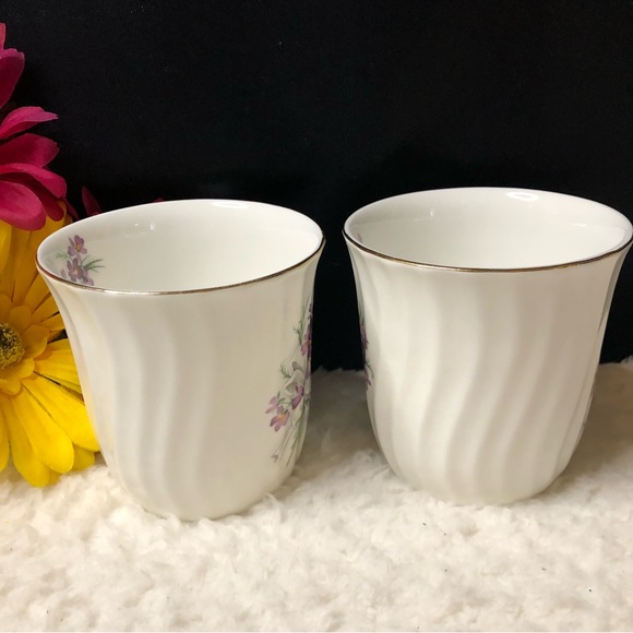 Set Of 2 Vintage Salem China English Collection Floral Gold Trim Ribbed Mugs - Picture 4 of 14